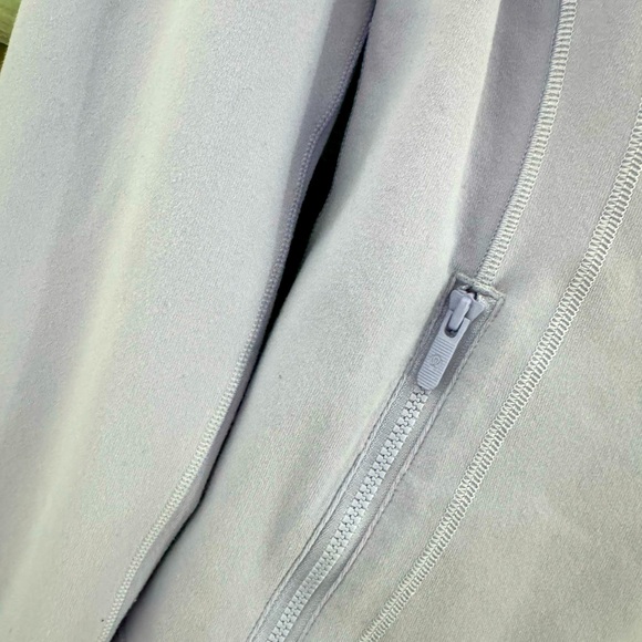 Lululemon Define Jacket - size 6 - Picture 4 of 6
